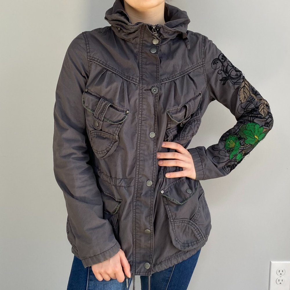 DEPT Grey Jacket / windbreaker with embroidery